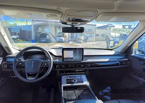 2023 Lincoln Aviator z USA, uszkodzony, nr VIN 5LM5J6XC9PGL26332